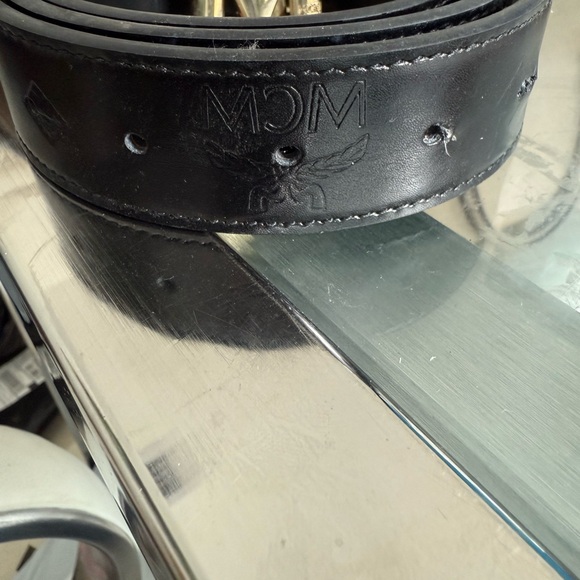 Black Belt with Gold 'M' Buckle - Picture 4 of 7